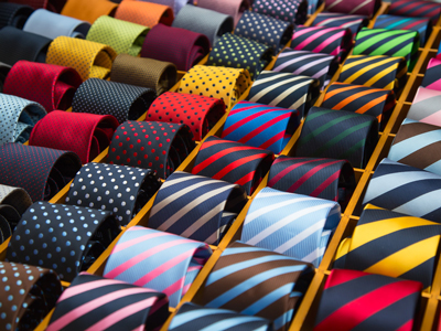 ビジネススーツや私服で悪目立ちしない「柄ネクタイ」の取入れ方